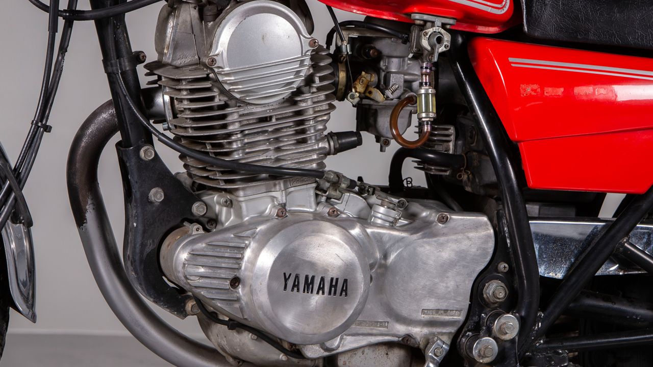 Yamaha SR250.