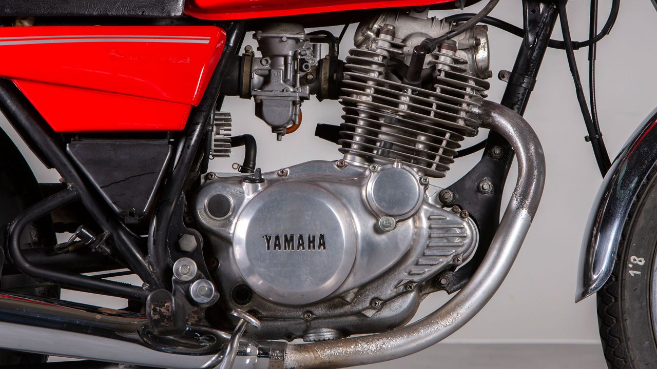 Yamaha SR250.