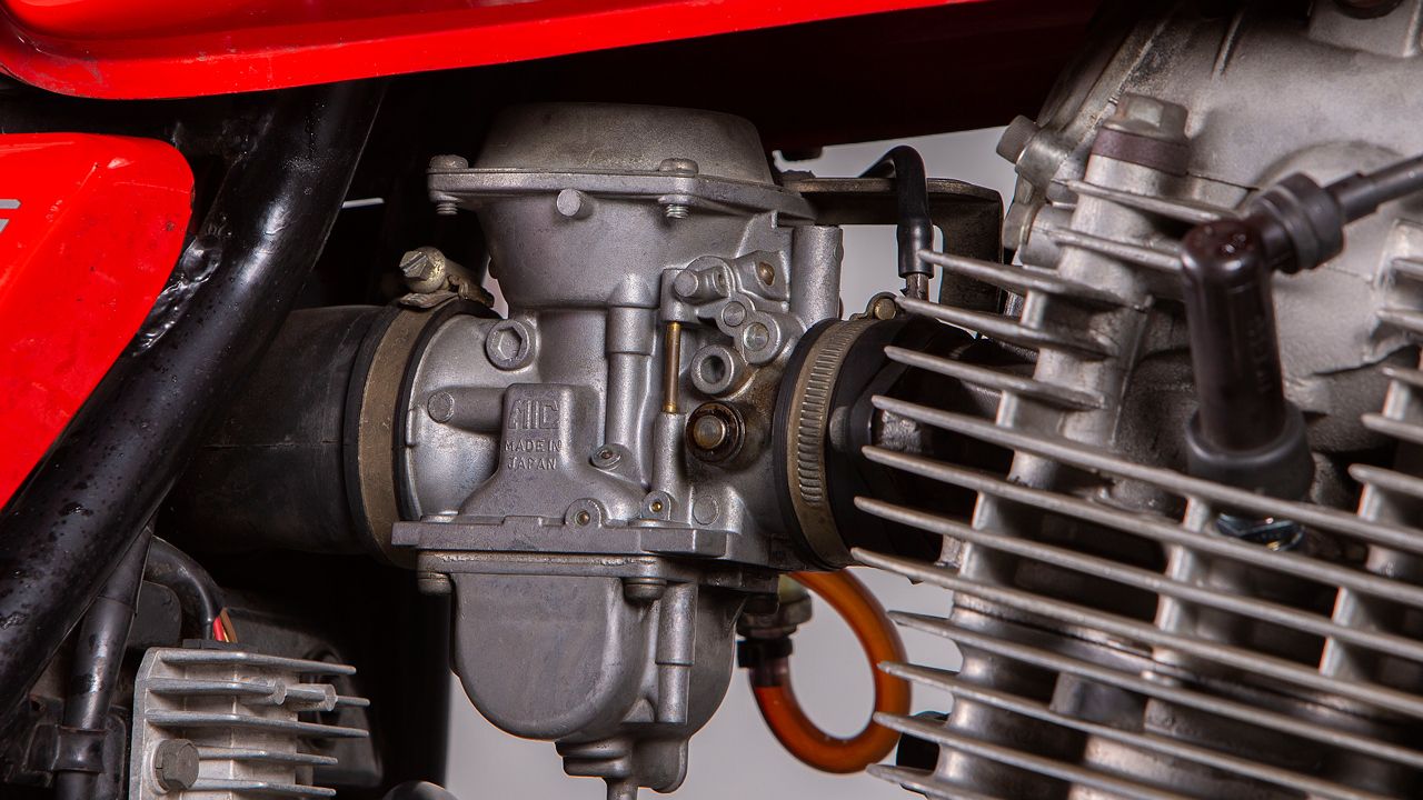 Yamaha SR250.