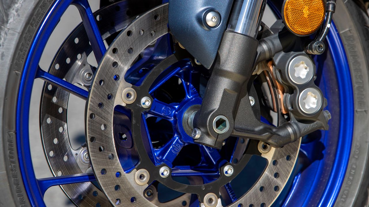 Yamaha YZF R7.