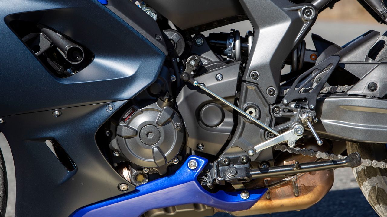Yamaha YZF R7.