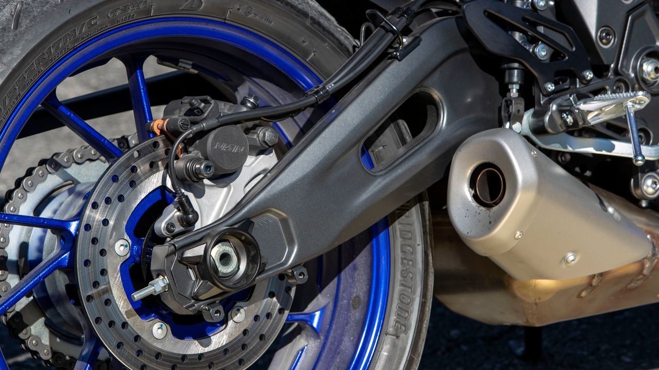 Yamaha YZF R7.