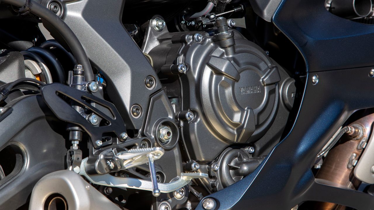Yamaha YZF R7.