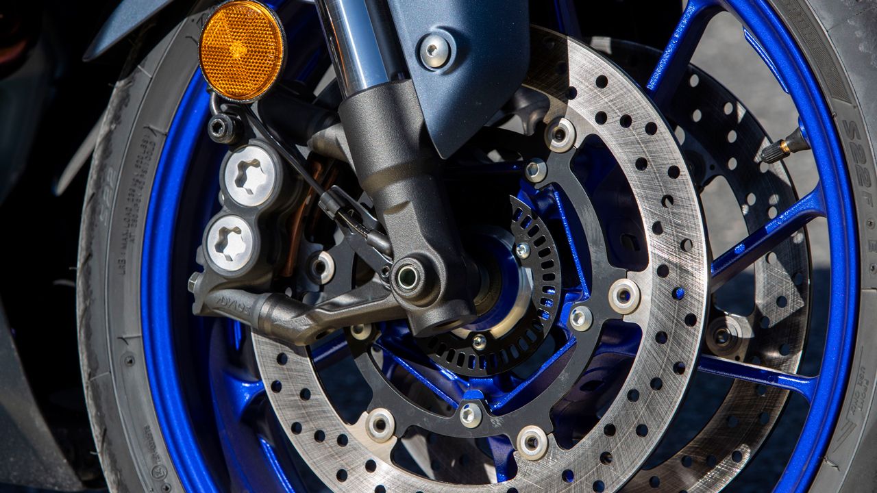Yamaha YZF R7.