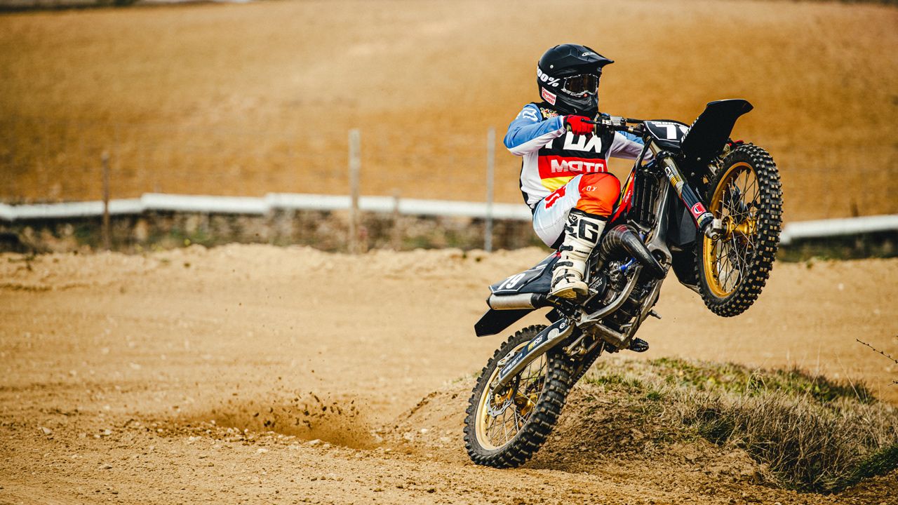 Yamaha YZ 125 Chester réplica Bob Moore.