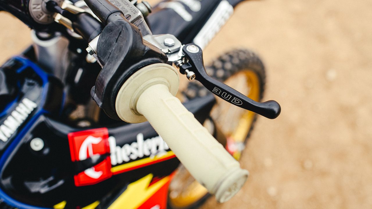 Yamaha YZ 125 Chester réplica Bob Moore.