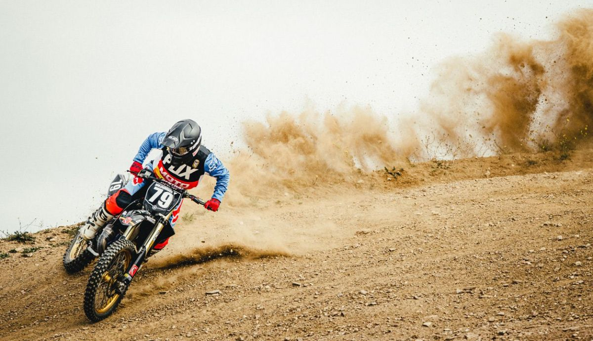 Prueba motocross Yamaha YZ 125 chester replica bob moore (1)