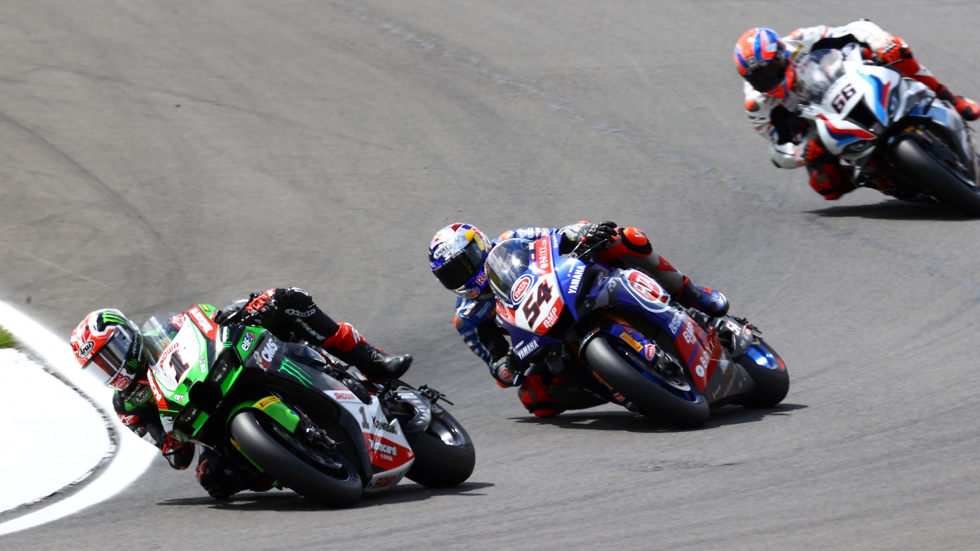 Jonathan Rea y Toprak Razgatlioglu ganaron el año pasado en Donington, donde Tom Sykes es el más laureado
