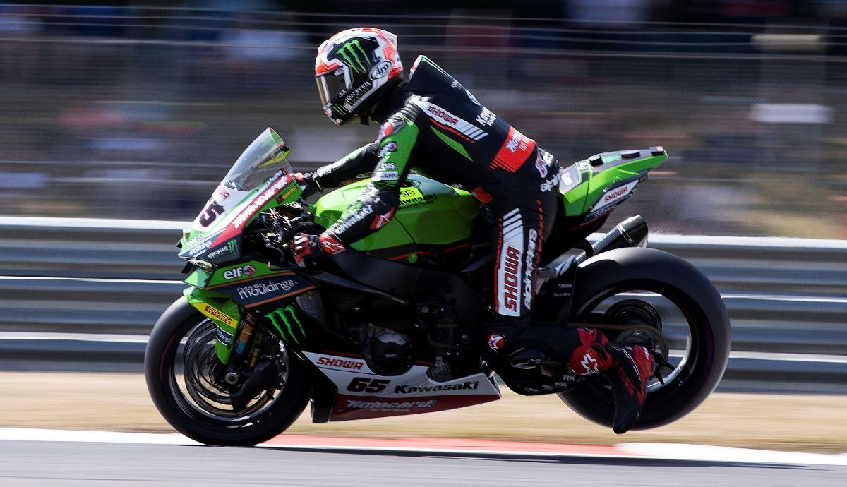 Jonathan Rea ha terminado segundo tras varias salvadas Jonathan Rea ha terminado segundo tras varias salvadas