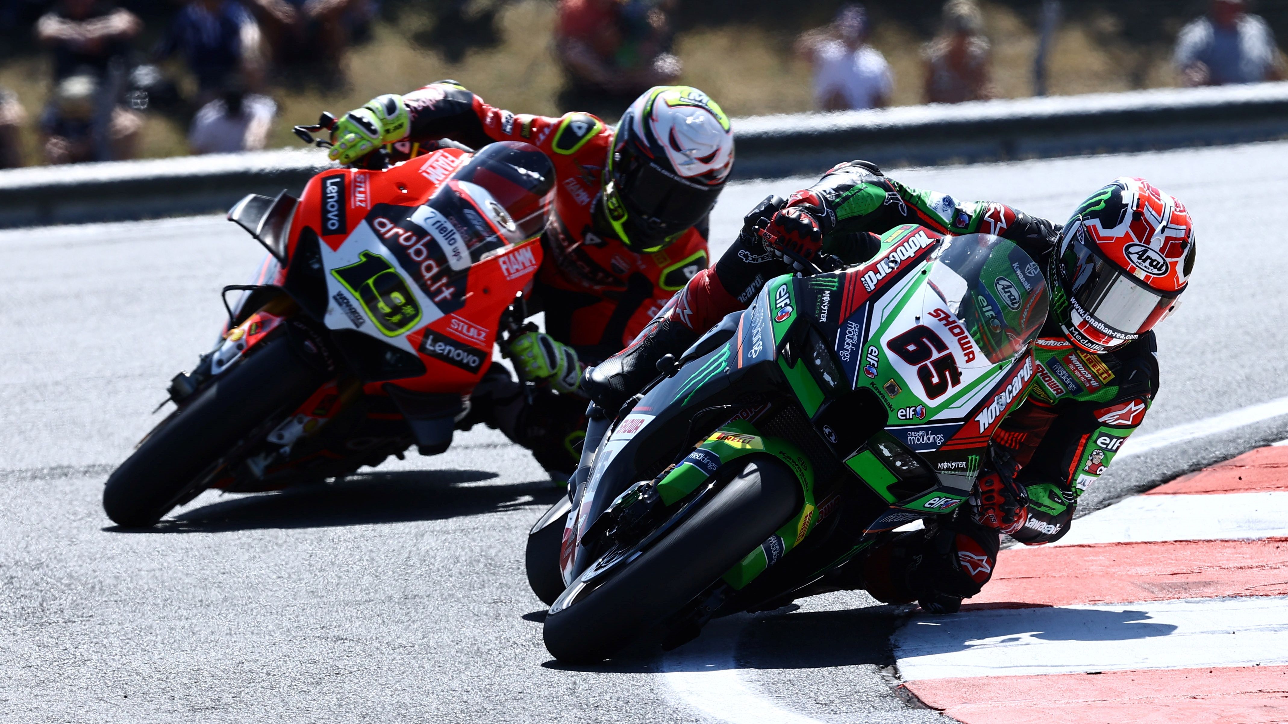 Jonathan Rea se ha acercado en Donington al liderato de Álvaro Bautista en Superbike