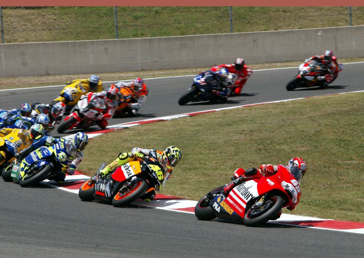 Loris Capirossi consiguió la primera victoria para Ducati en MotoGP en 2003. Fuente: Gold & Goose