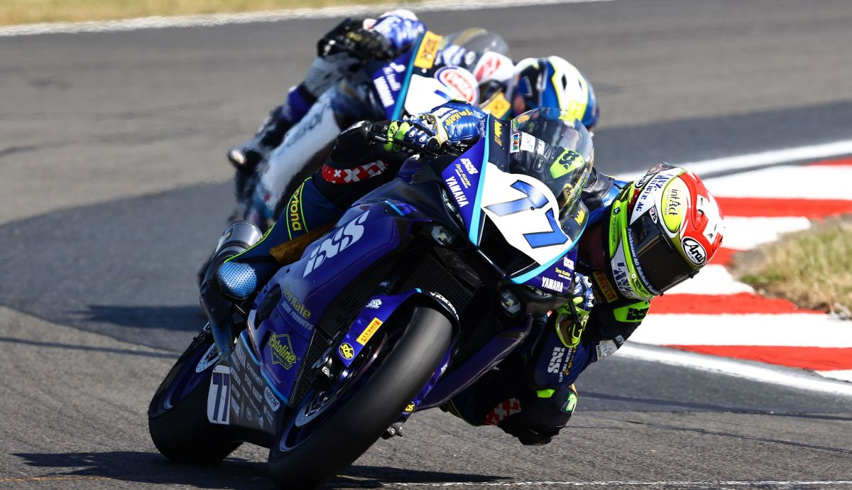 Dominique Aegerter seguido por Lorenzo Baldassarri
