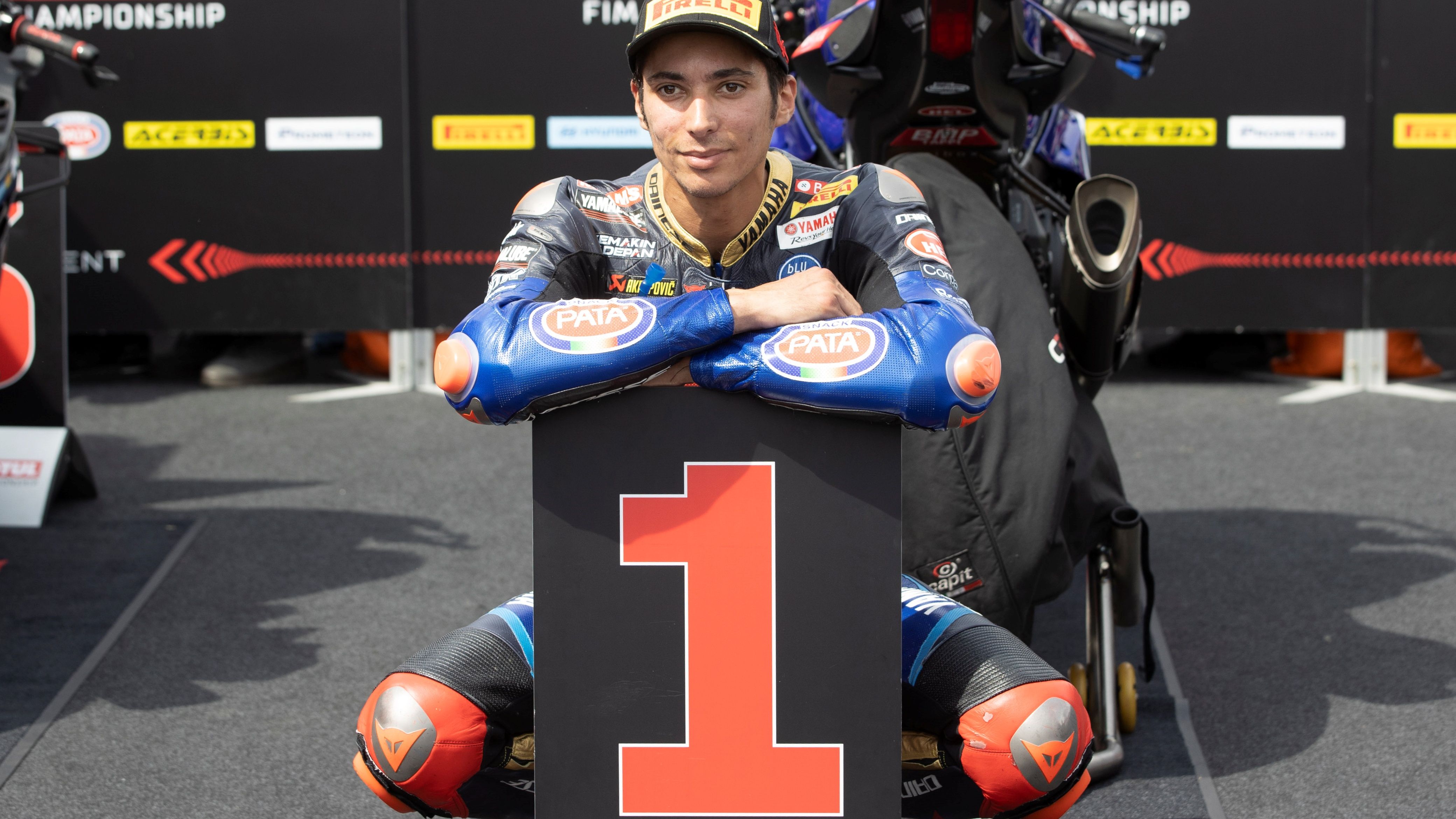 Toprak Razgatlioglu ha logrado en Donington su primer triplete de victorias en Superbike