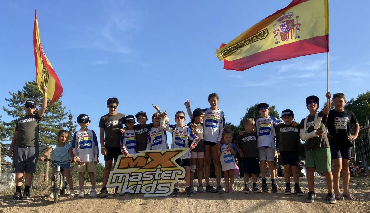 Foto Equipo Español Podium Tercer Puesto 2 