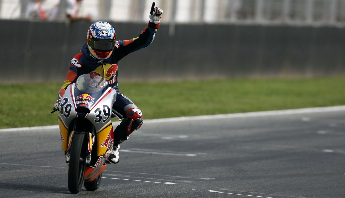 Luis Salom fue subcampeón de la Rookies Cup y del CEV en 2008 Luis Salom fue subcampeón de la Rookies Cup y del CEV en 2008