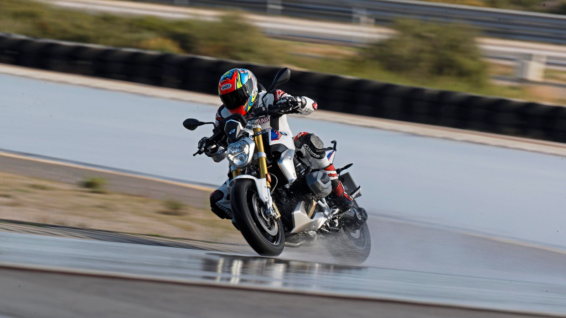 Michelin Road 6 (6)