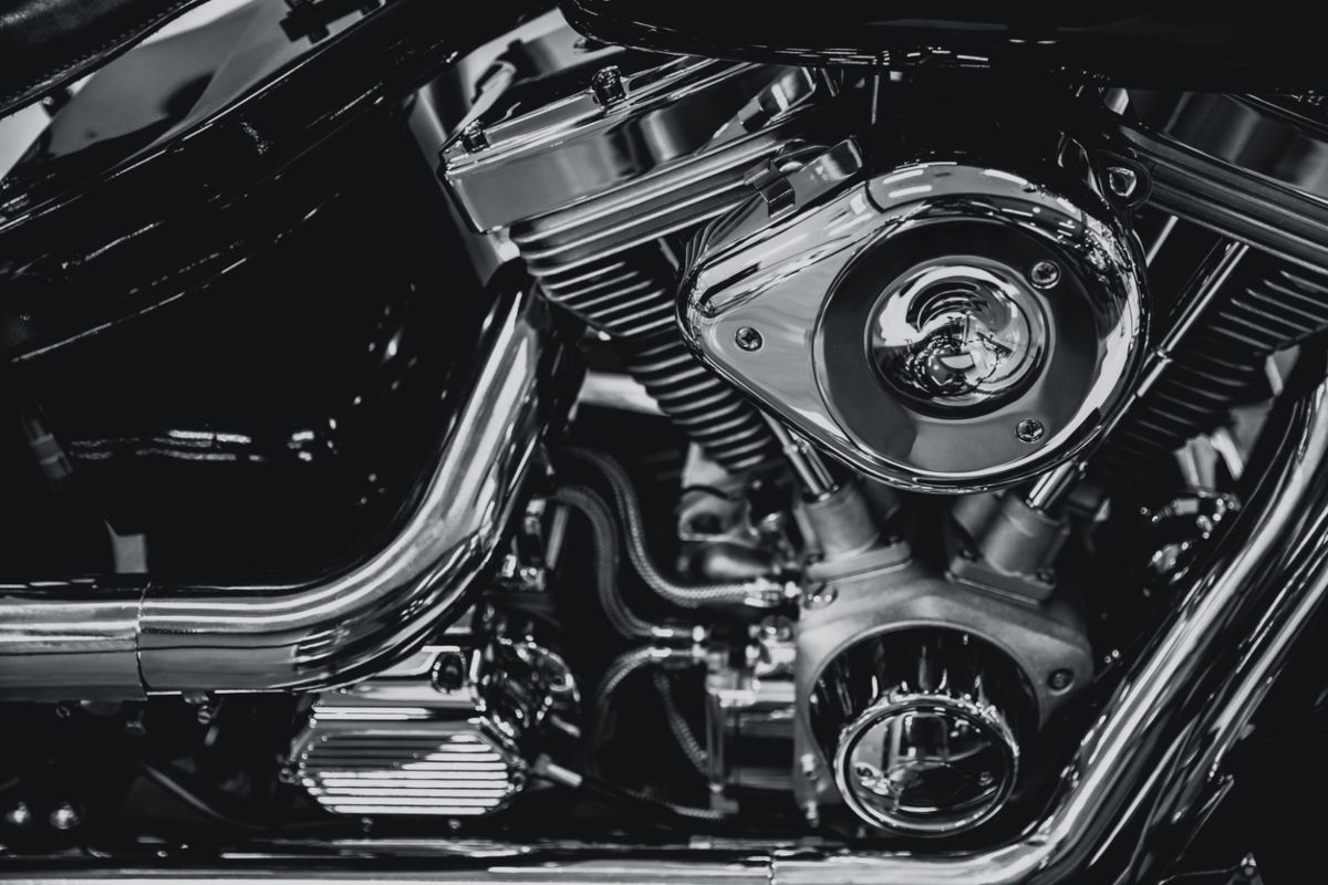 Motor, para cuyo funcionamiento es esencial su sistema de alimentación. Fuente: iStock.com/coffeekai