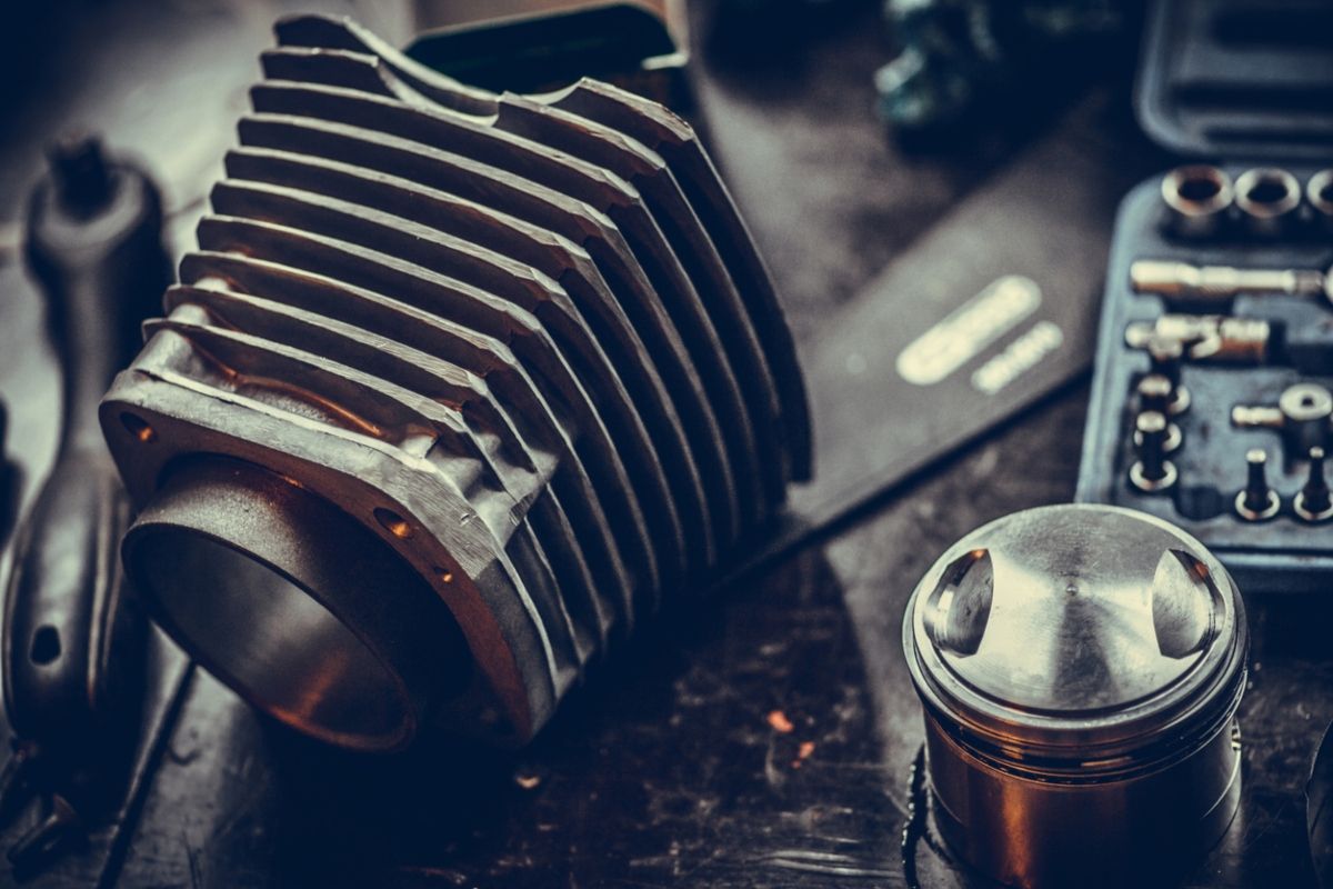 Imagen en detalle de uno de los cilindros que puede llevar un motor. Fuente: iStock.com / bizoo_n