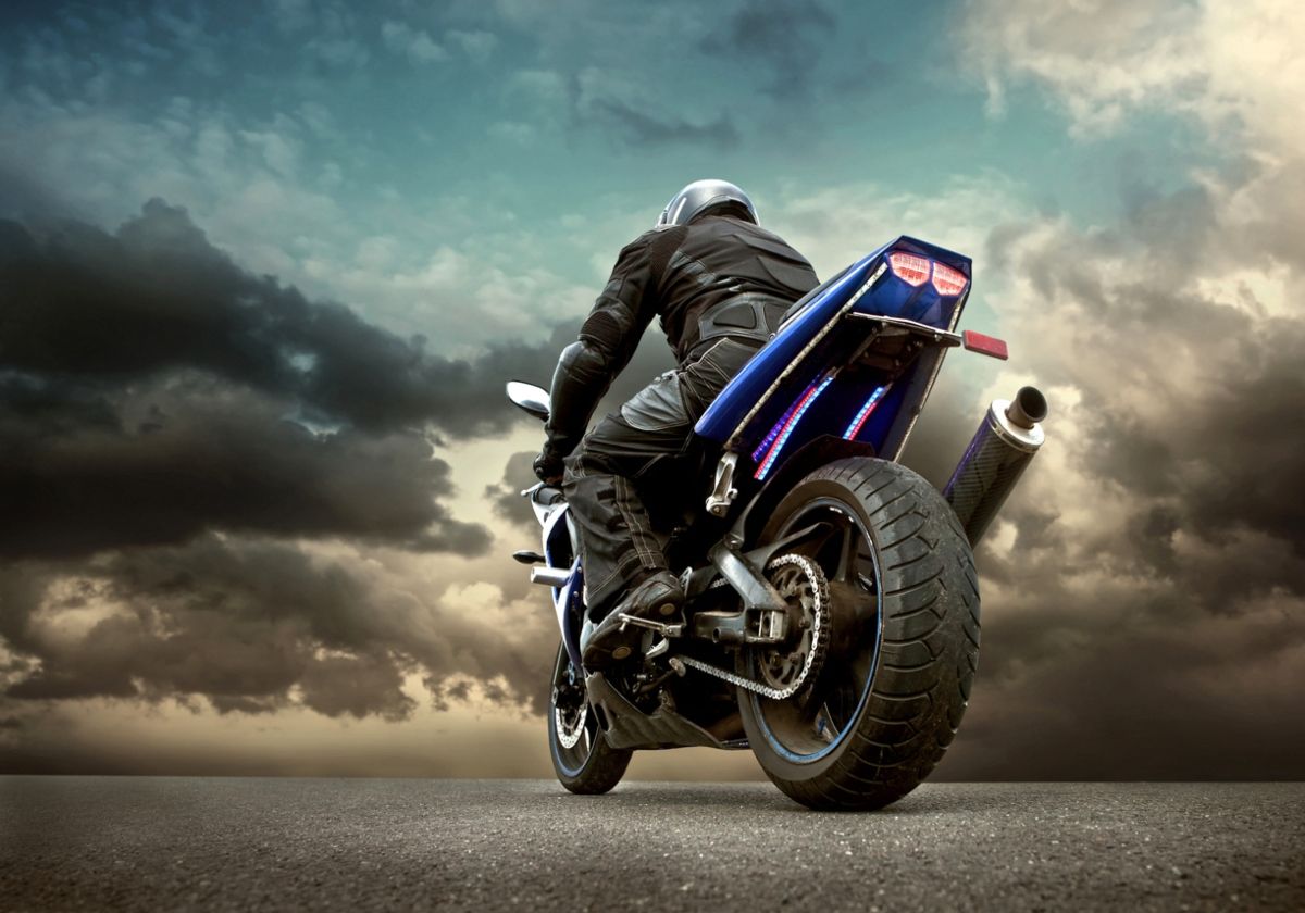 Moto de alta cilindrada. Fuente: iStock.com / yuran-78