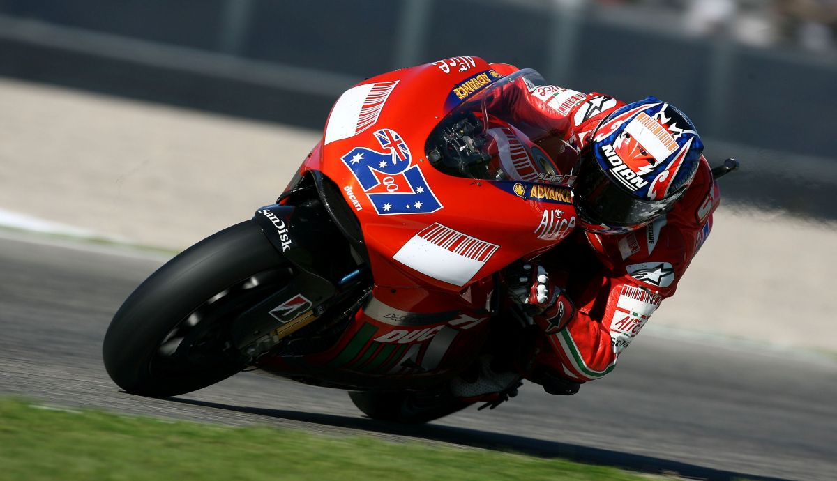 Casey Stoner logró con Ducati en 2007 el único título de una marca europea en clase reina desde 1974 Casey Stoner logró con Ducati en 2007 el único título de una marca europea en clase reina desde 1974