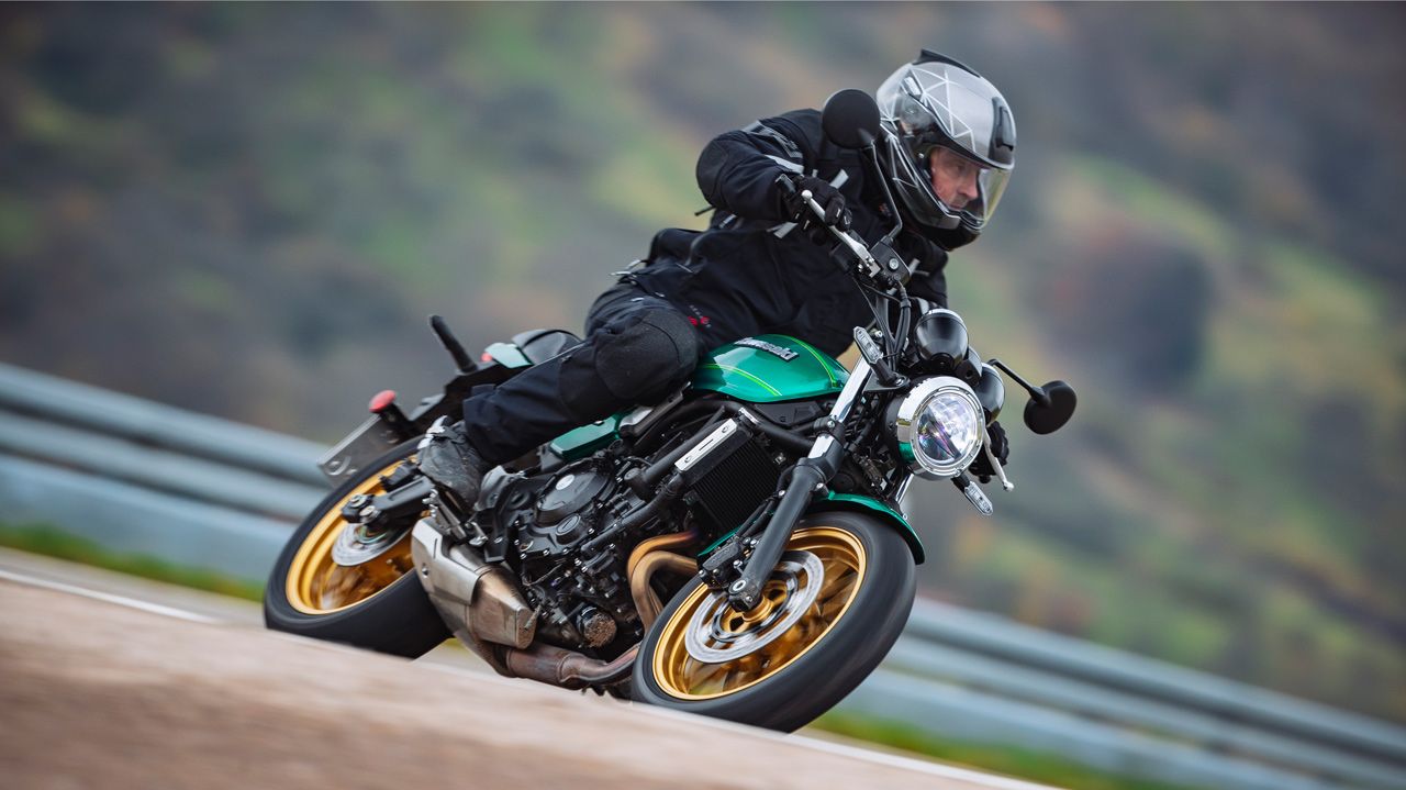Kawasaki Z650 RS 2022 (1)