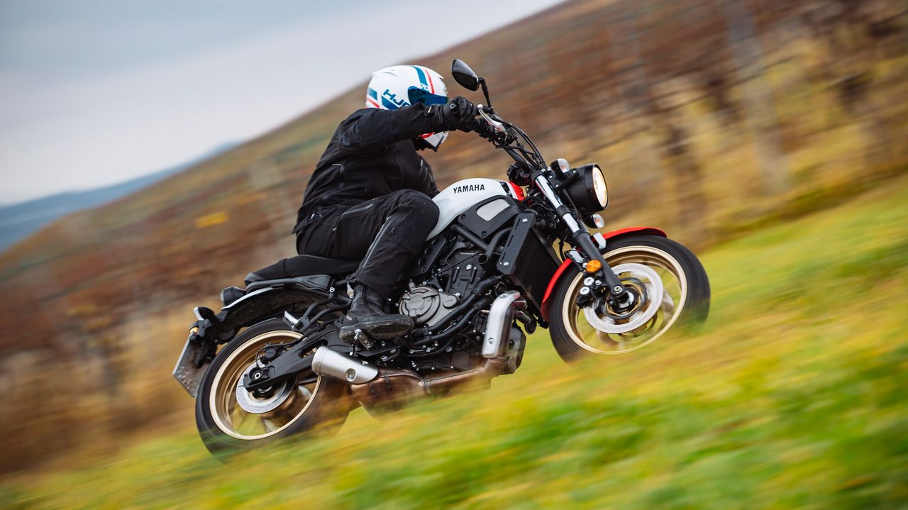 Yamaha XSR700 2022 (3)