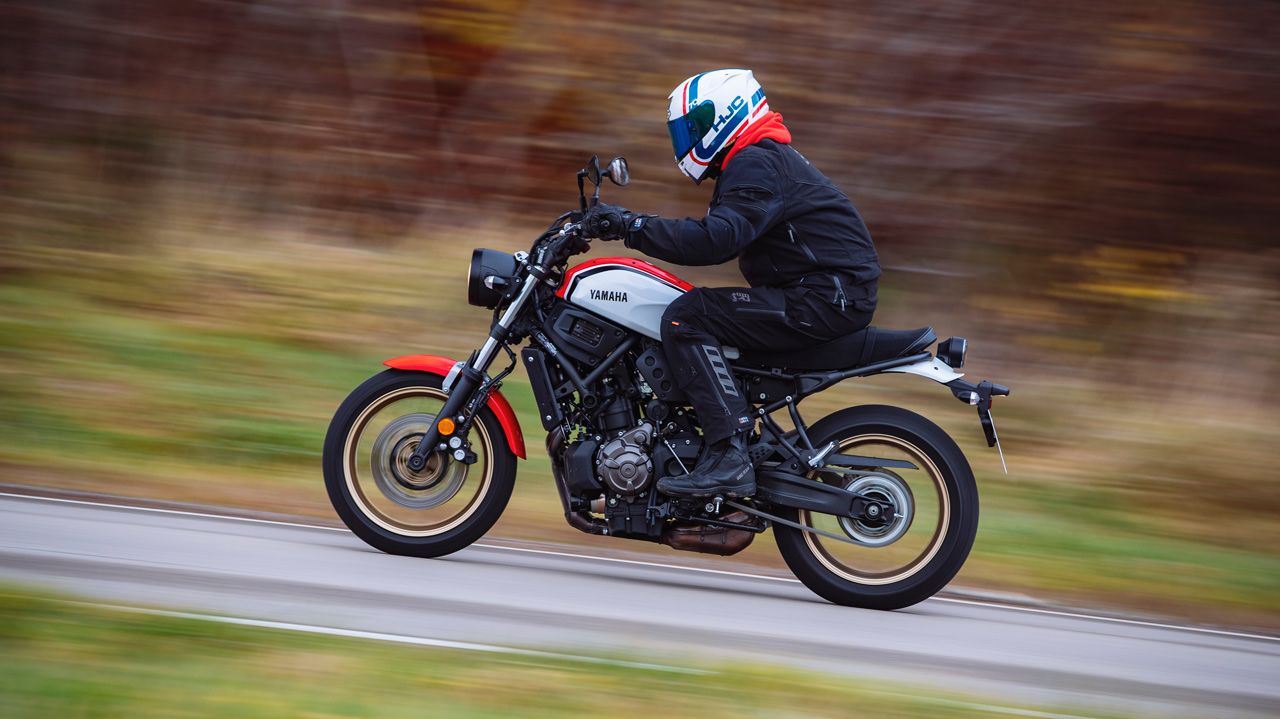 Yamaha XSR700 2022 (4)