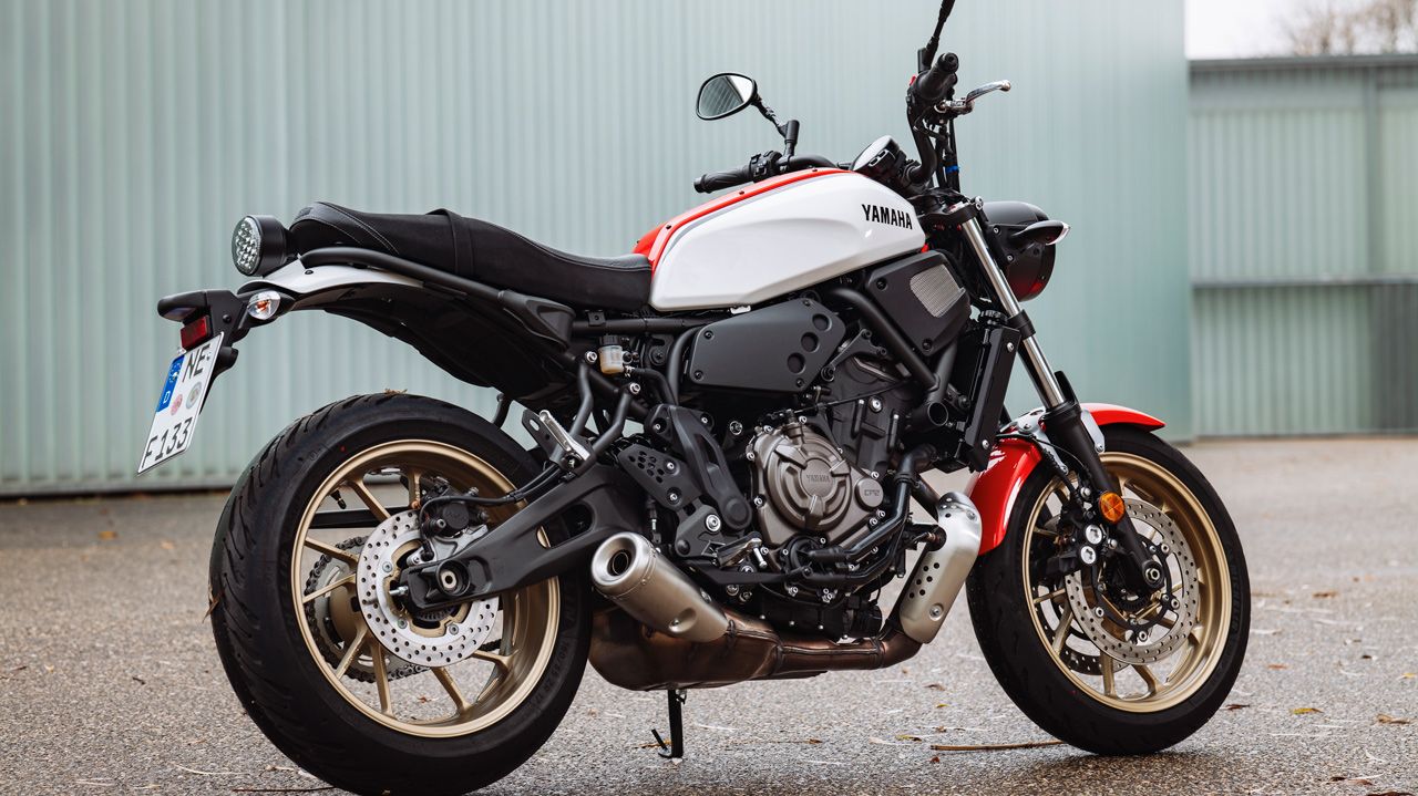 Yamaha XSR700 2022 (13)