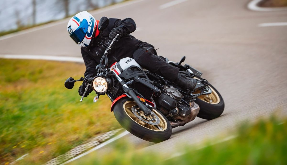 Yamaha XSR700 2022 (1) Yamaha XSR700 2022 (1)
