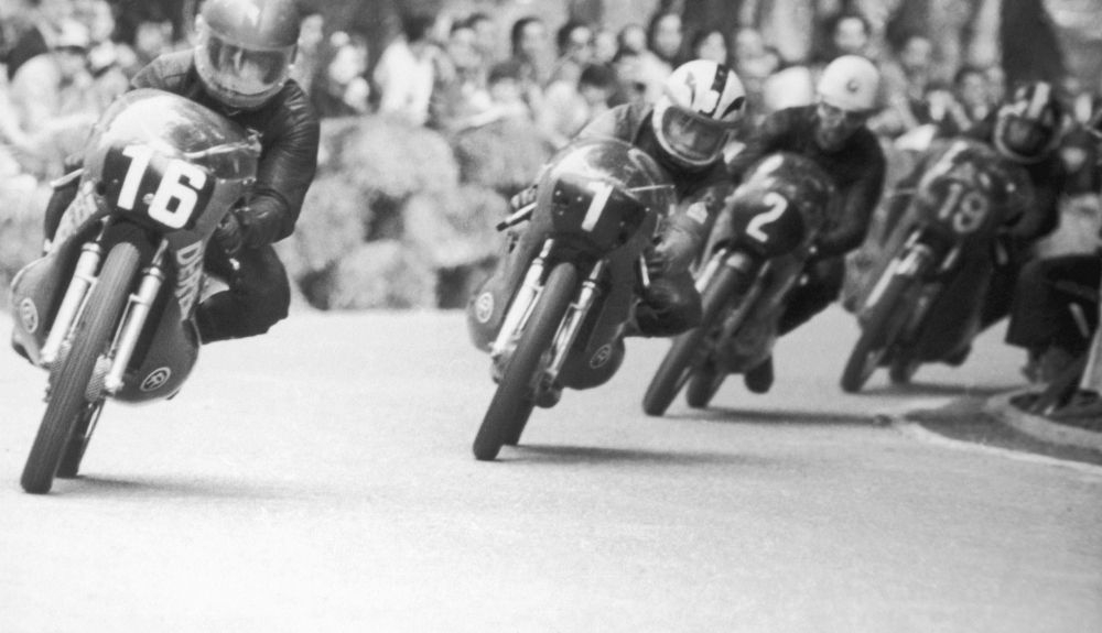 Joan Parés (16) con la Derbi 125 Joan Parés (16) con la Derbi 125