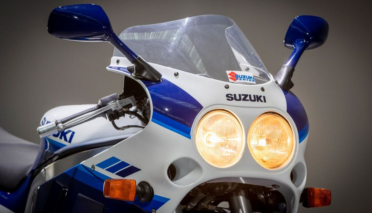 Suzuki GSX R1100 1990 (4) Suzuki GSX R1100 1990 (4)
