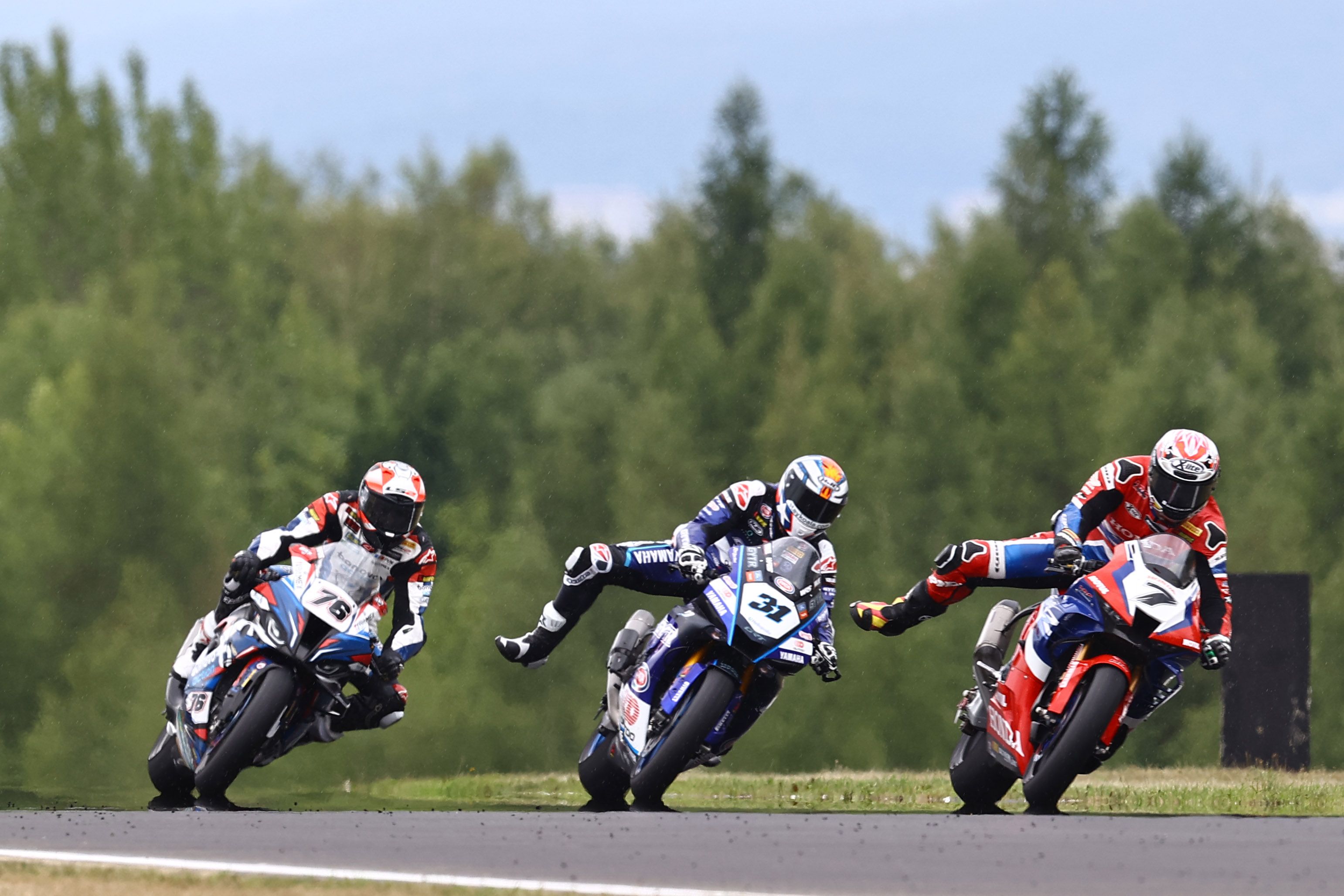 Iker Lecuona, Garrett Gerloff y Loris Baz, WSBK Most 2022