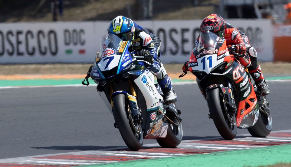 Lorenzo Baldassarri lidera ante Nicolò Bulega Lorenzo Baldassarri lidera ante Nicolò Bulega