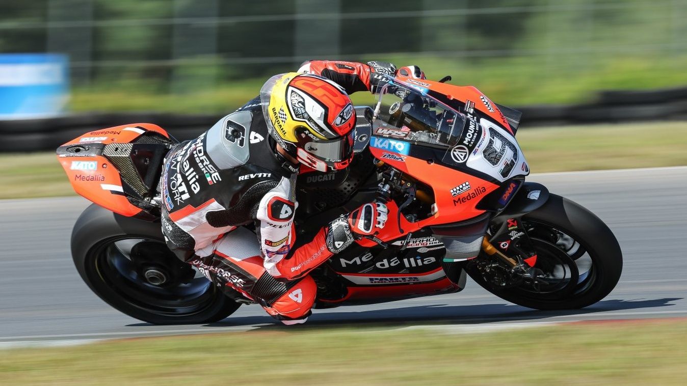 Danilo Petrucci ganó la segunda carrera en Brainerd y vuelve a ser líder del MotoAmerica Superbike