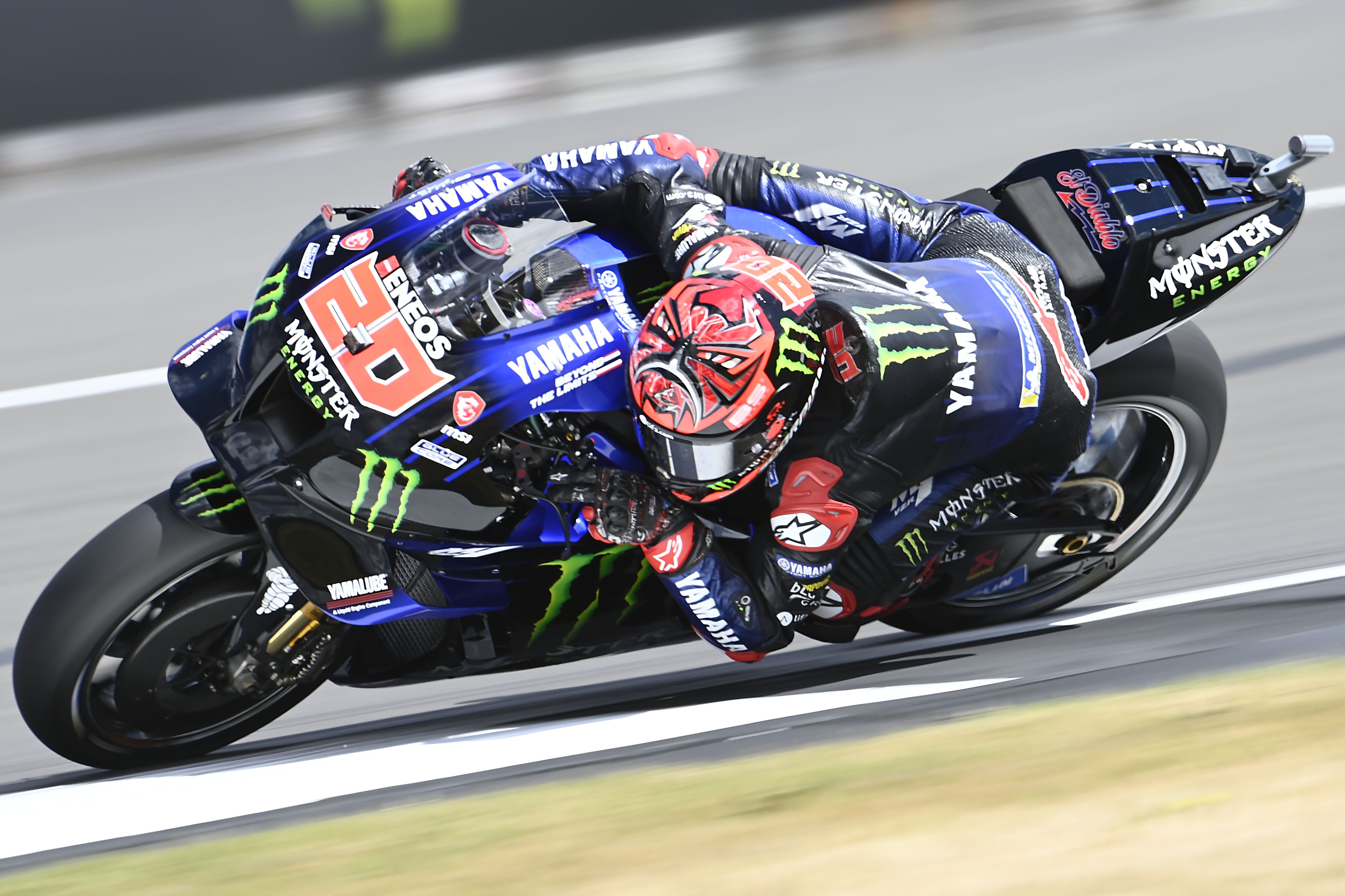 Fabio Quartararo impugna su sanción liderando en Silverstone