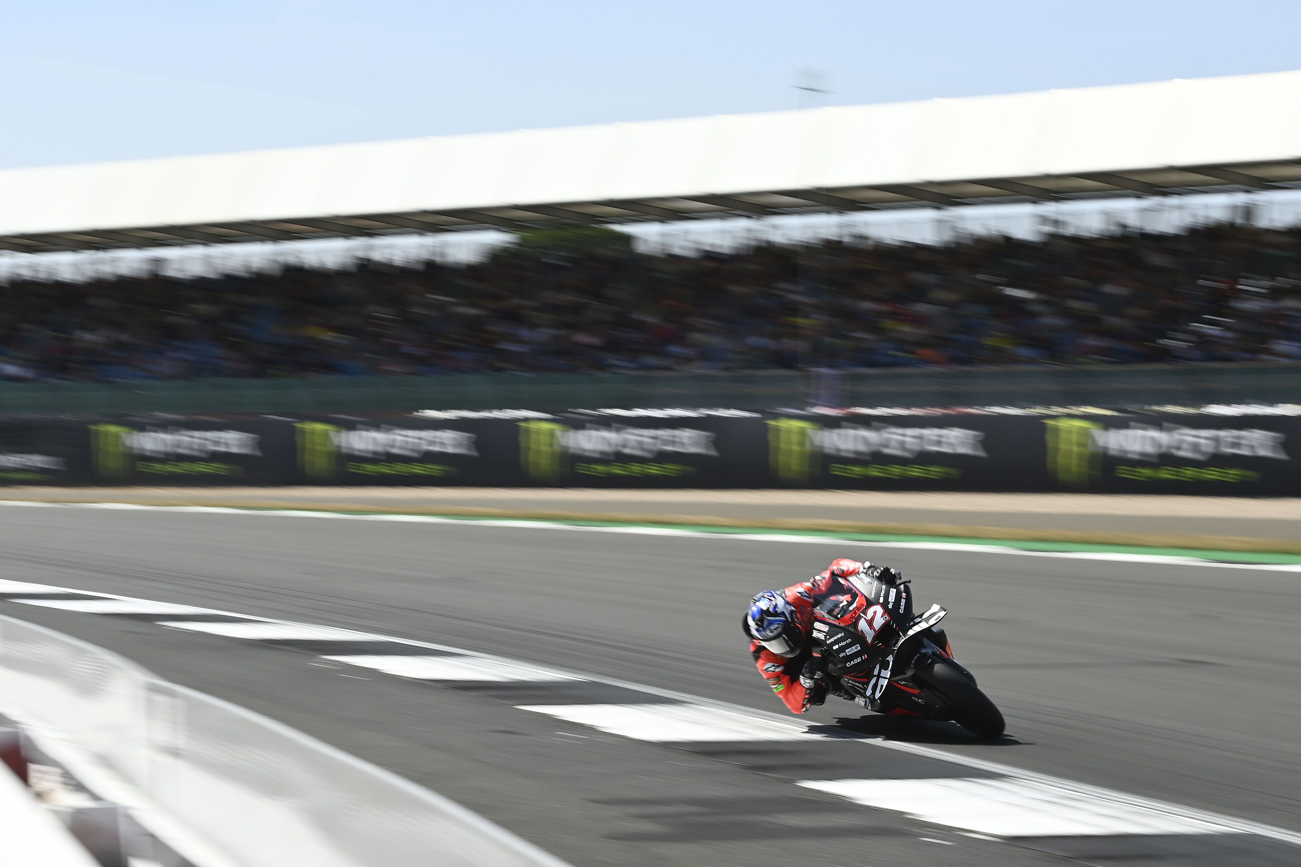 Maverick Viñales partirá mañana desde la segunda posición en la parrilla de Silverstone.