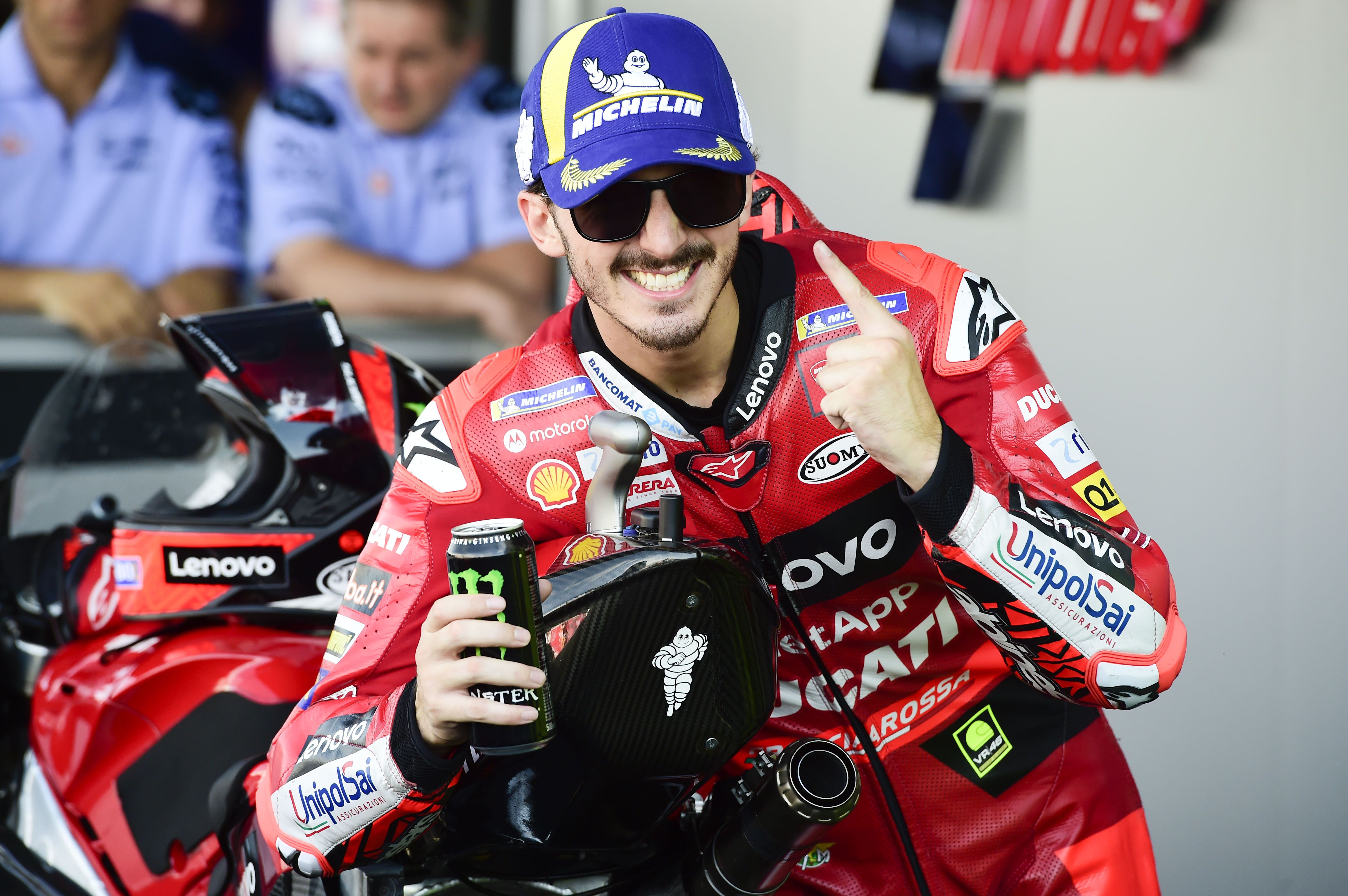 Pecco Bagnaia celebra su triunfo en Silverstone