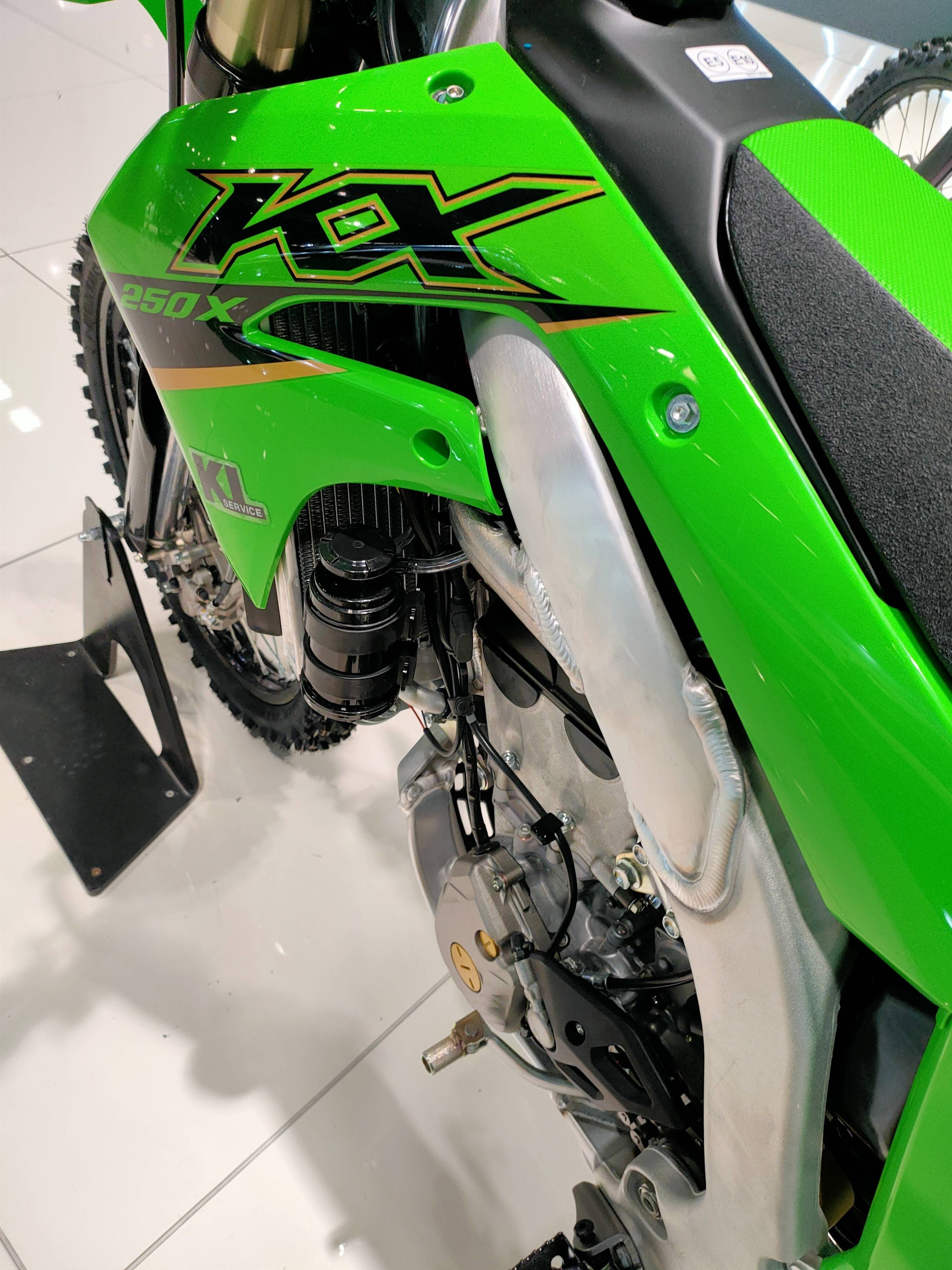 Fotos Kawasaki KX 250/450 X y KL 250/450 X