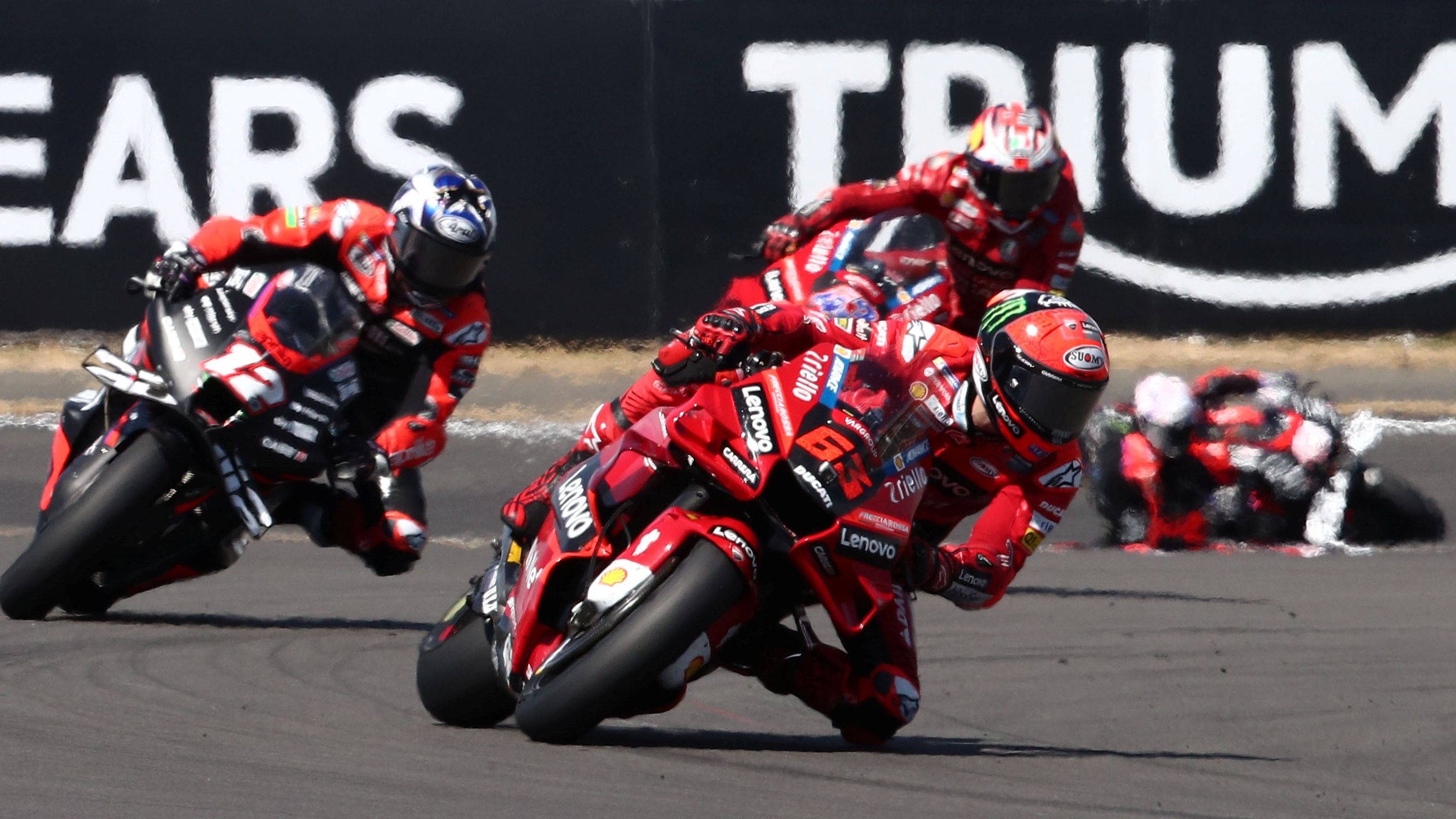 Pecco Bagnaia ganó a Maverick Viñales para sacar pepitas de oro de Silverstone