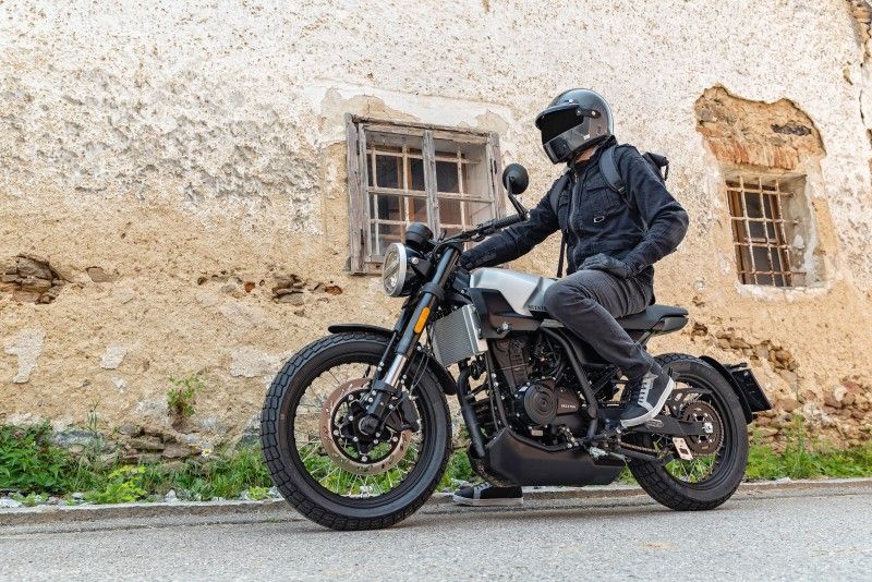 Brixton Crossfire 125 (1)
