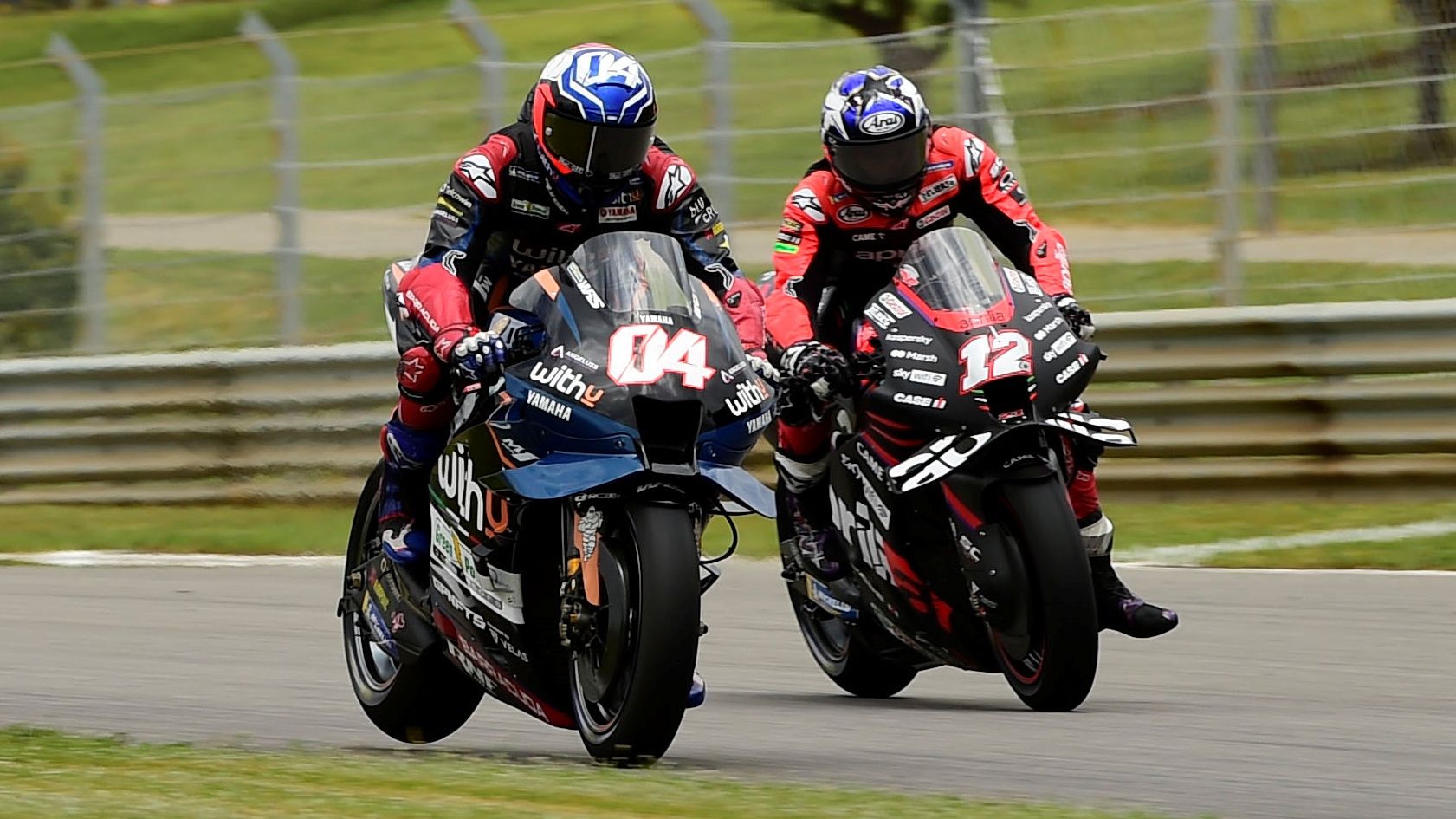 Andrea Dovizioso con la Yamaha del RNF y Maverick Viñales con la Aprilia