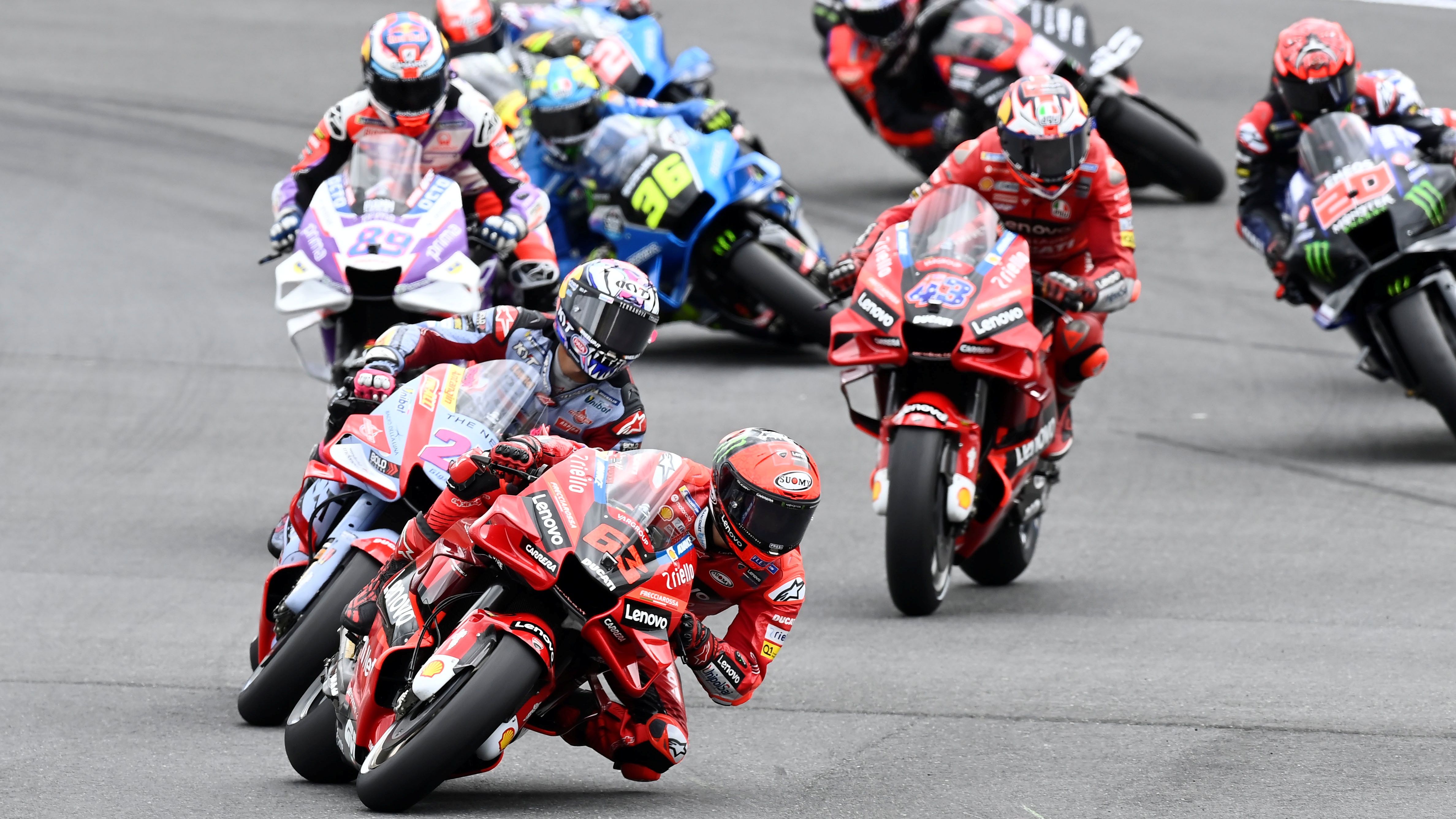 Pecco Bagnaia gana más que nadie en MotoGP 2022 y Ducati sigue arrasando en constructores