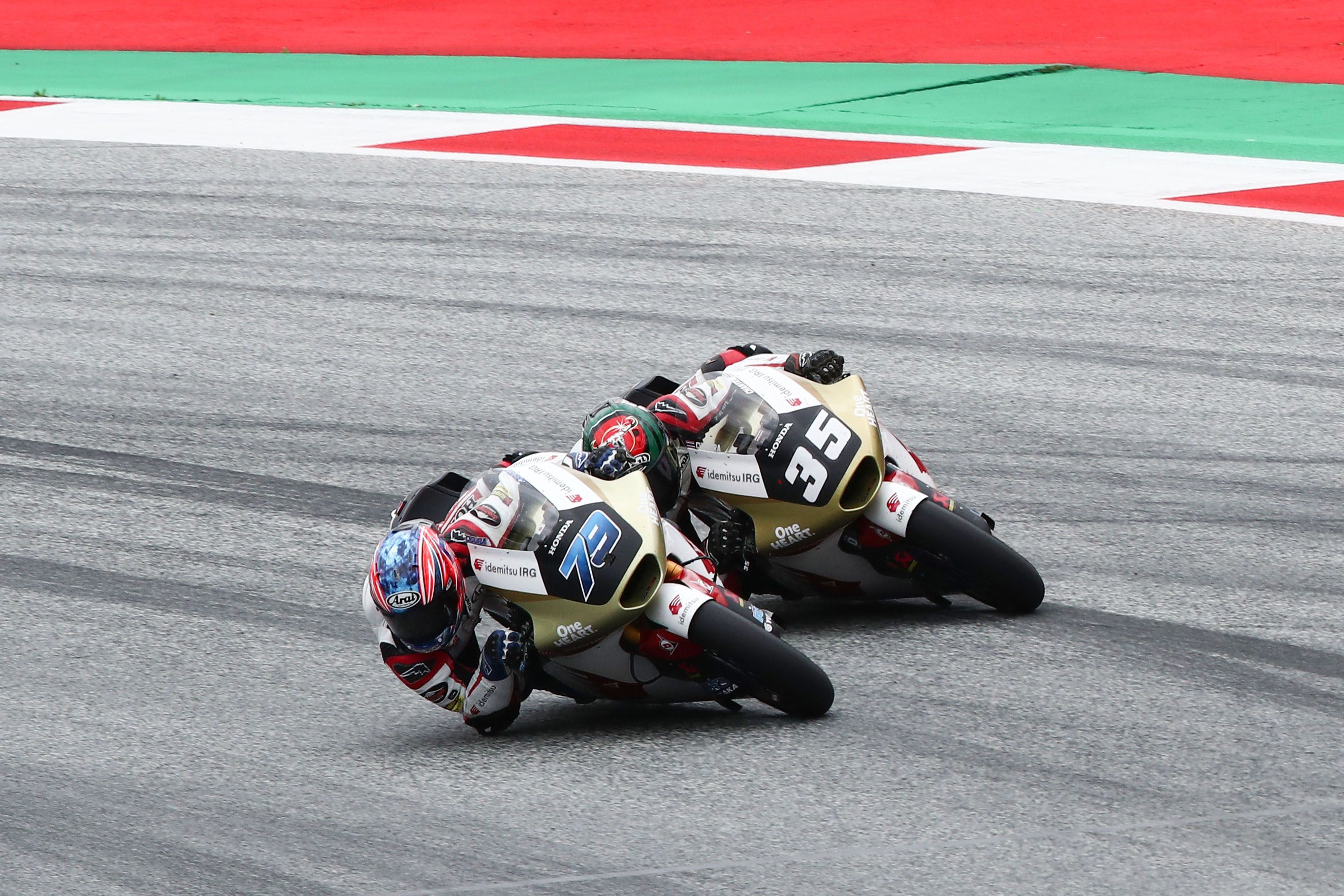 Ai Ogura supera a Somkiat Chantra por el interior, Moto2 Austria 2022