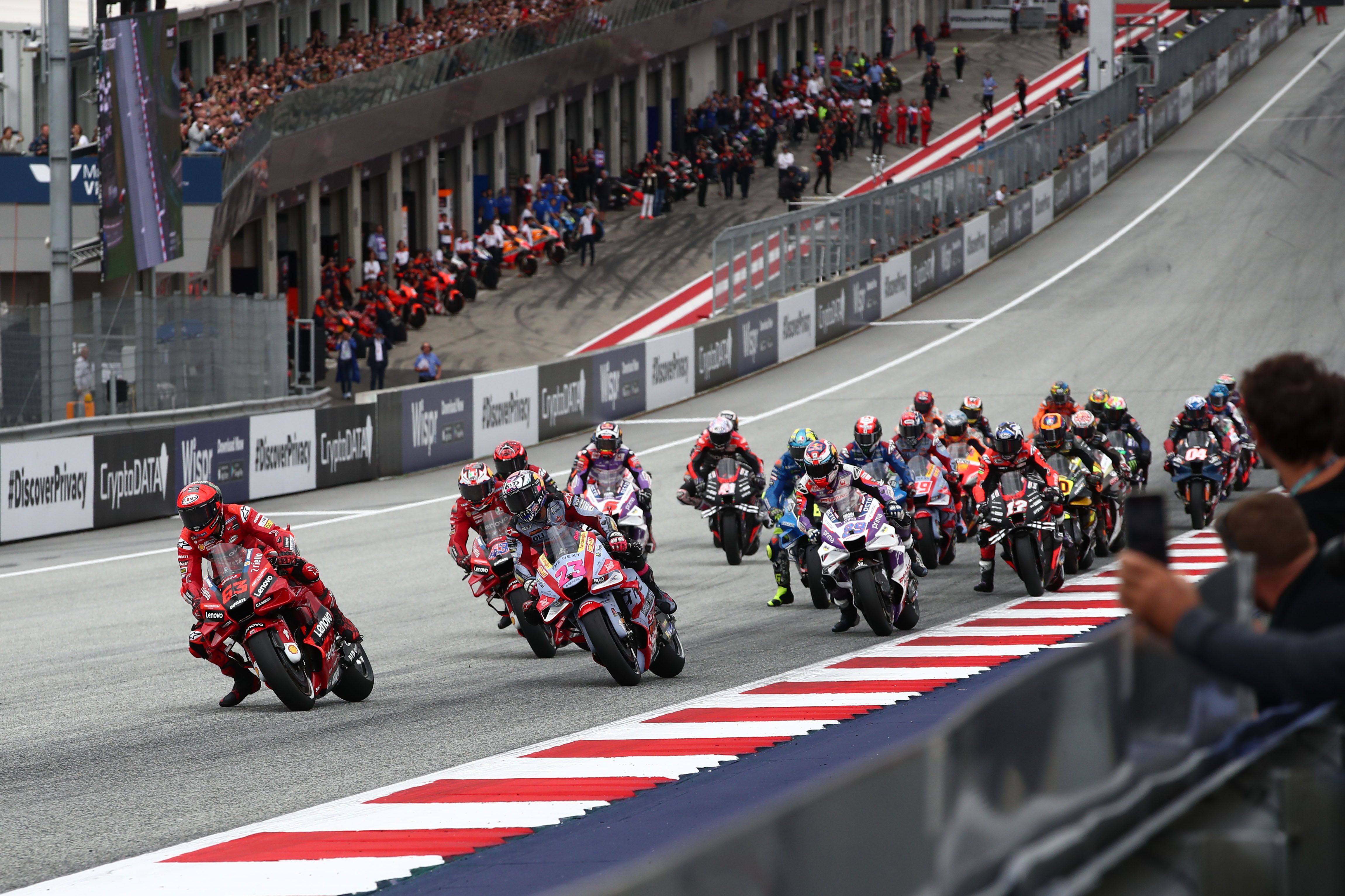 Pecco Bagnaia comanda en la salida, MotoGP Austria 2022