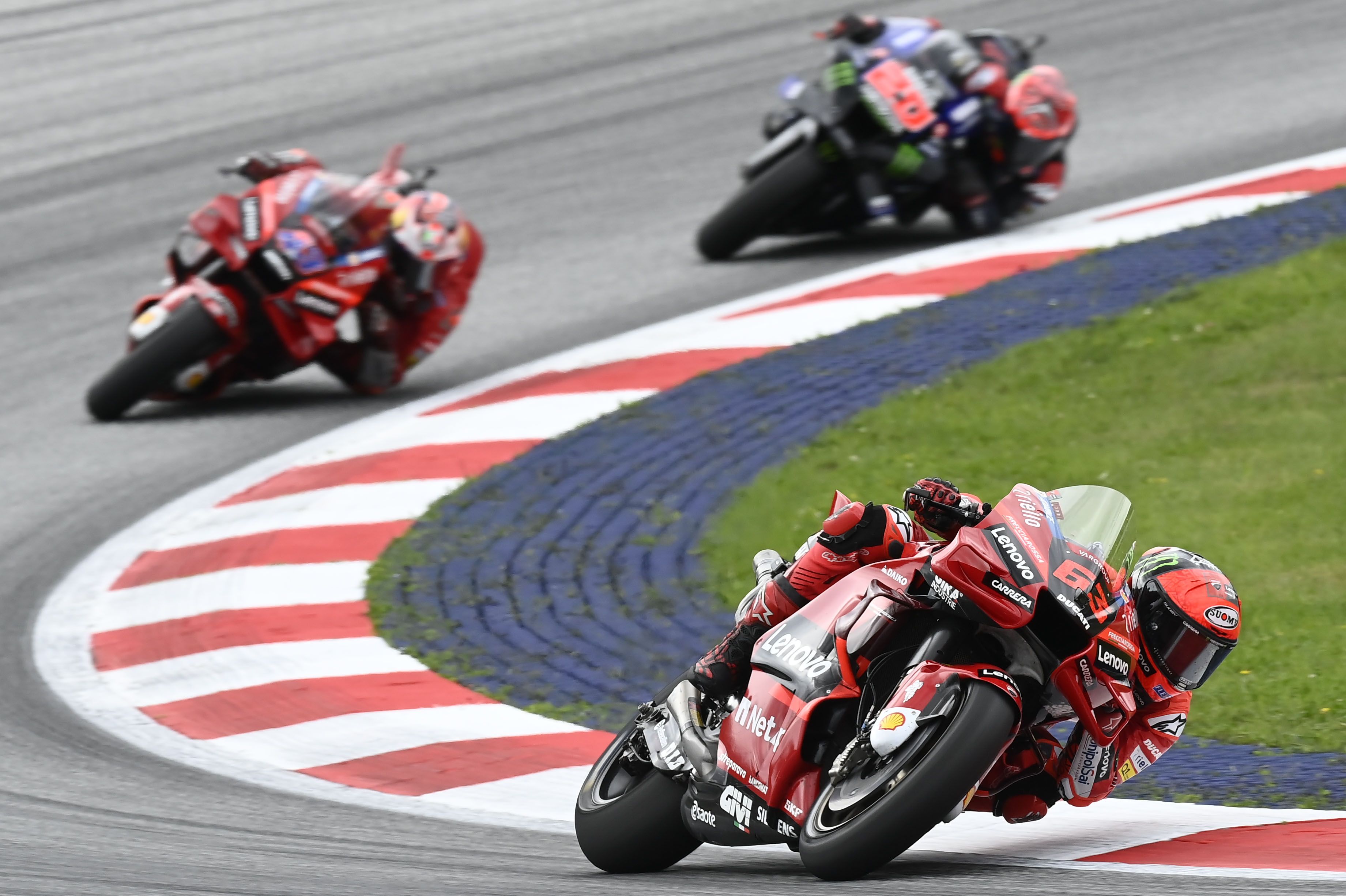 Pecco Bagnaia seguido por Jack Miller y Fabio Quartararo, MotoGP Austria 2022