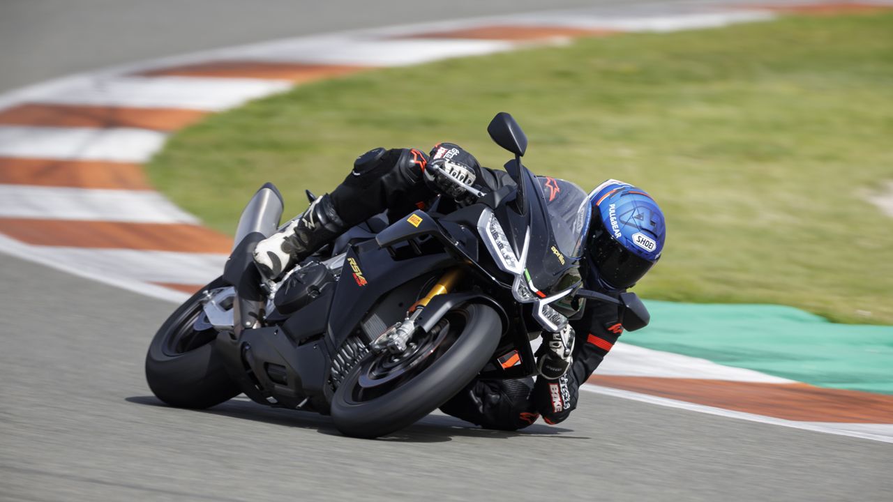 Aprilia RSV4 1100 Factory 1