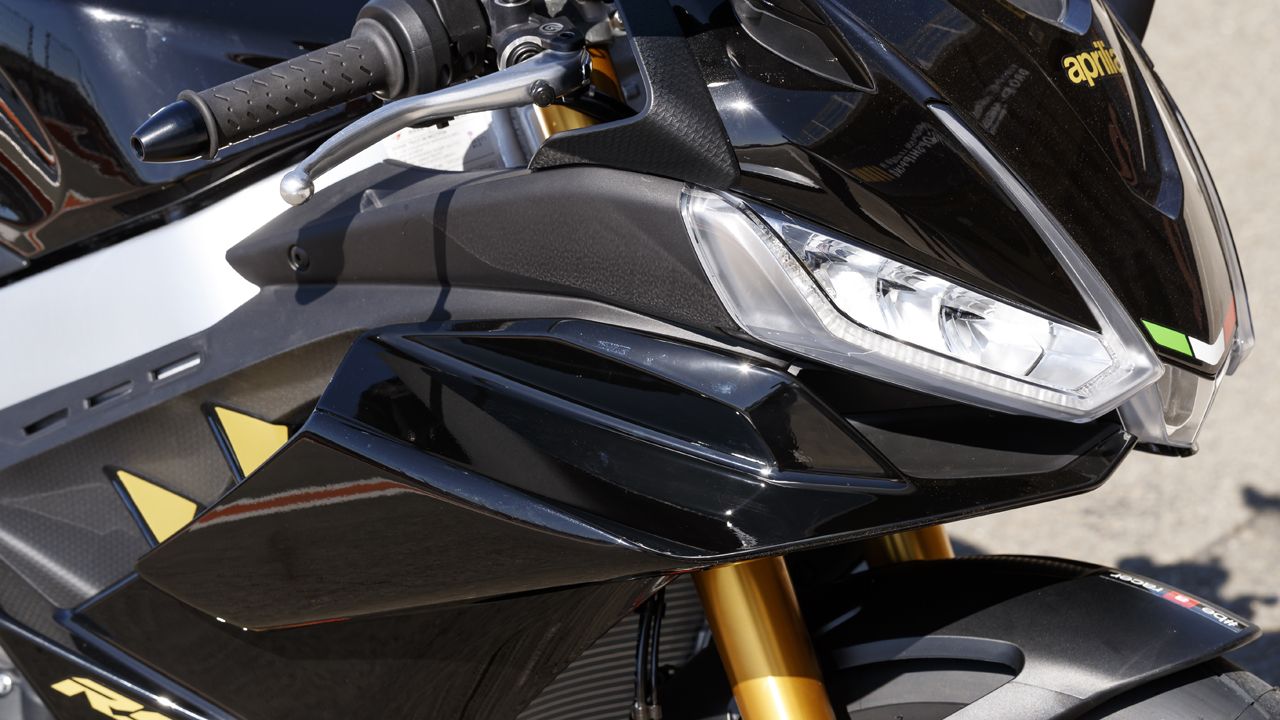 Aprilia RSV4 1100 Factory 08 jk 1