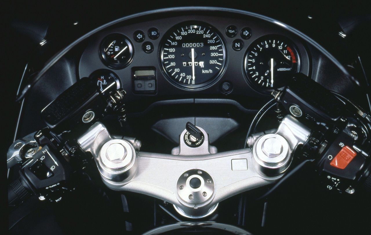 Honda CBR1100XX 1997 (8)