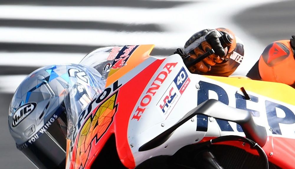 Espargaró luce el logo conmemorativo de HRC en su Honda Espargaró luce el logo conmemorativo de HRC en su Honda