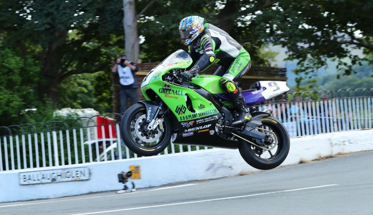 Rob Hodson conquistó el Superbike Classic ManxGP 2022 Rob Hodson conquistó el Superbike Classic ManxGP 2022